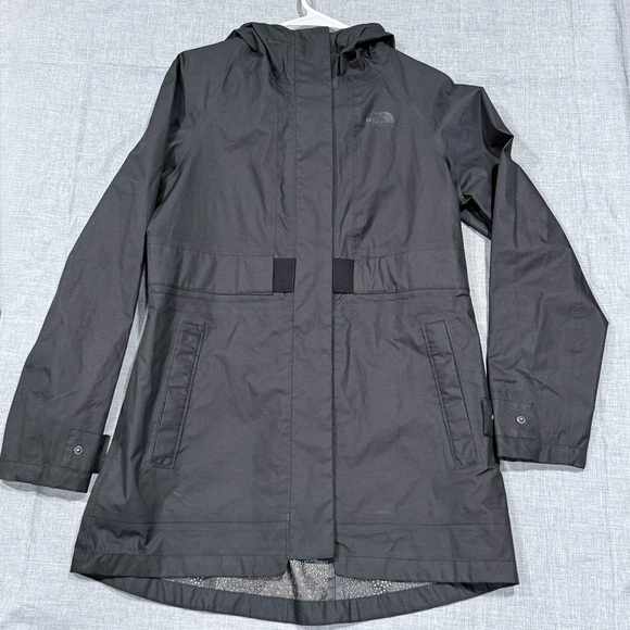 THE NORTH FACE LYNWOOD PARKA, black, medium - Picture 2 of 15